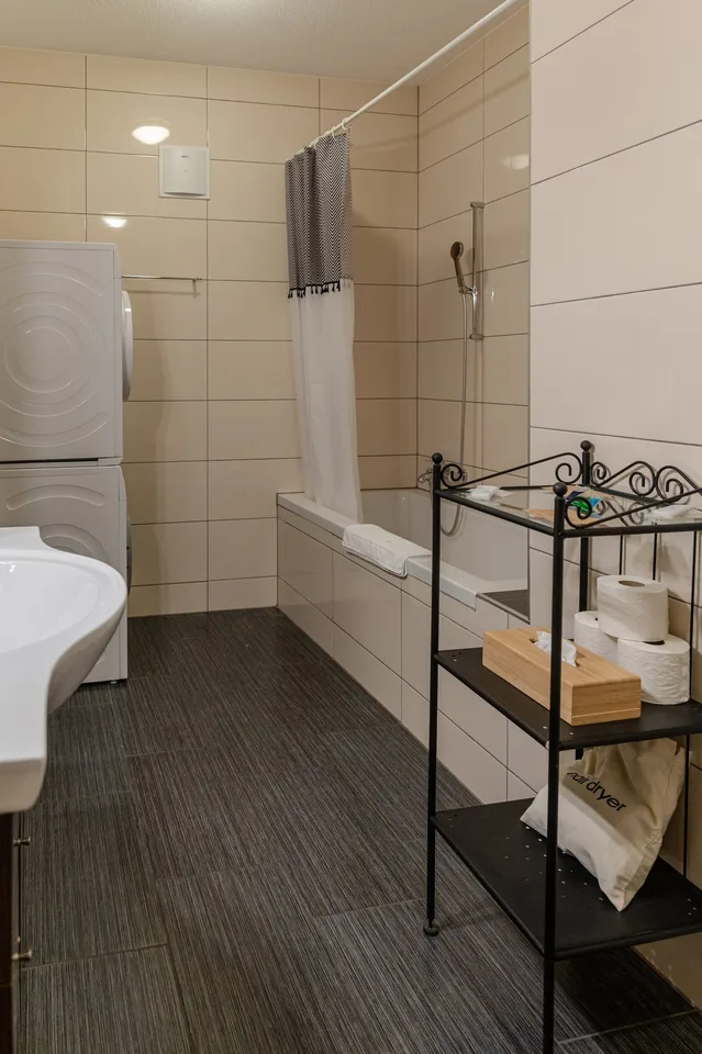 Appartement Deluxe Meublé – 2 Chambres avec Services Hôteliers – photo 8 sur 10