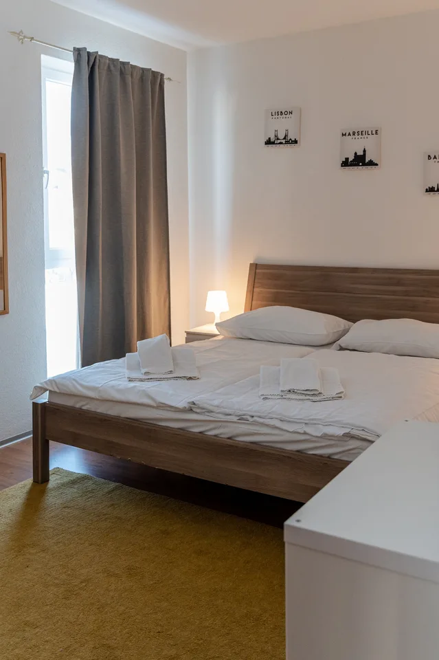 Appartement Deluxe Meublé – 2 Chambres avec Services Hôteliers