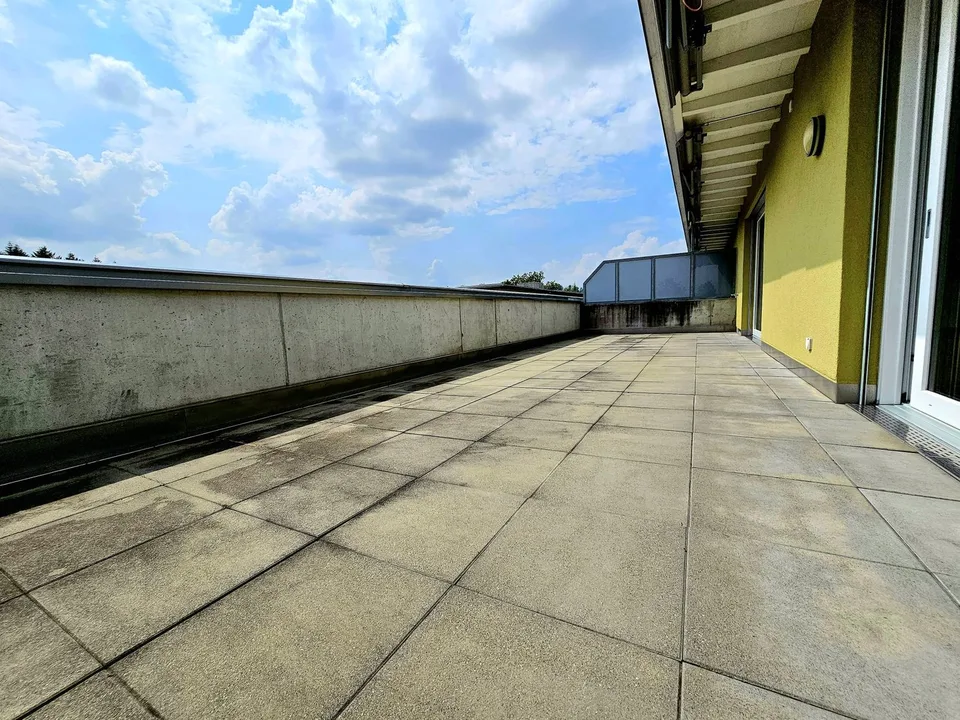 Ihr neues Zuhause! Schöne Attikawohnung mit grosser Dachterrasse – Foto 7 von 9