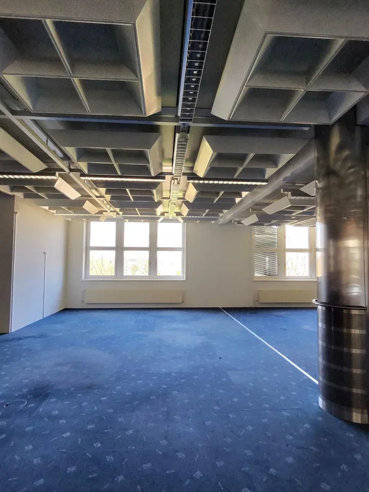 726 m² - dein Kreativ-Lager mit Büro-Power!
