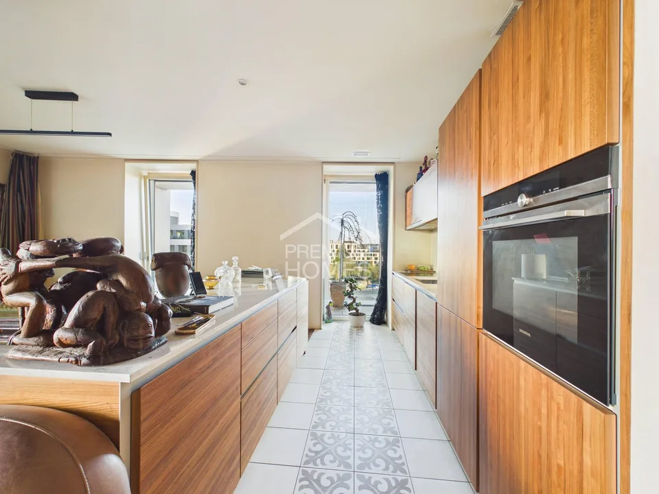 Own the Skyline in Oerlikon - Your Move!