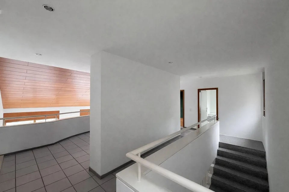 Villa moderna con vista panoramica a S. Antonino – foto 9 di 13