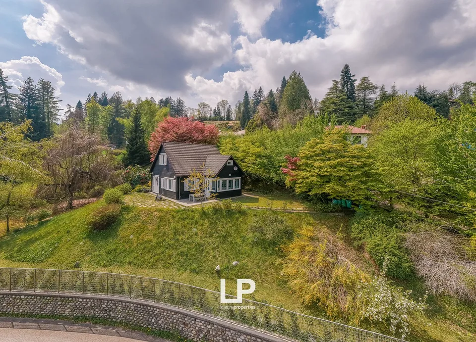 Chalet surrounded by nature in Alpino Gignese