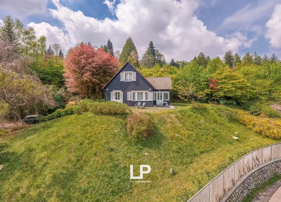 Chalet surrounded by nature in Alpino Gignese