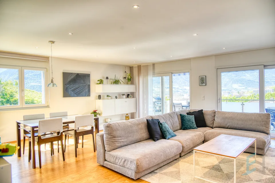 EXCLUSIF Splendide appartement 4 ½ pièces avec spacieux balcon