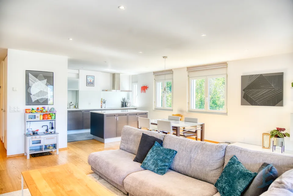 EXCLUSIF Splendide appartement 4 ½ pièces avec spacieux balcon