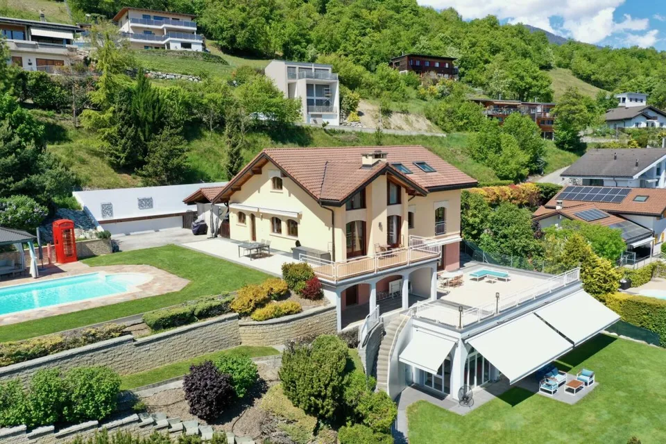 Magnifique propriété en PPE de 3 logements (6.5 pces + 3.5 pces + 2.5 pces) sur les hauts de Savièse.