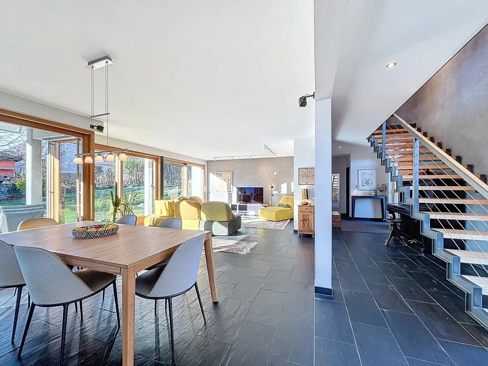 Splendid architect's villa in a quiet location