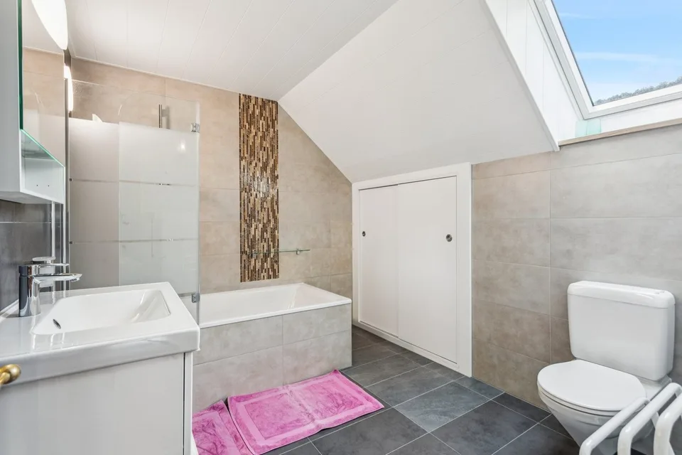 Verfallen Sie dem Charme dieses einzigartigen Hauses in Ursy – Foto 10 von 13