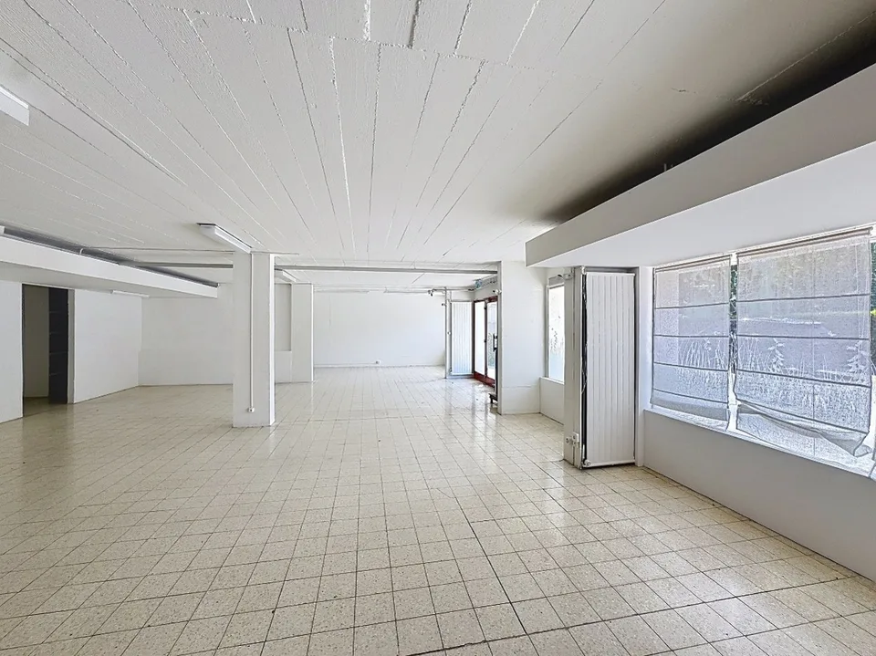 Sion, centro città: locale commerciale di 230 m² con grande potenziale di allestimento