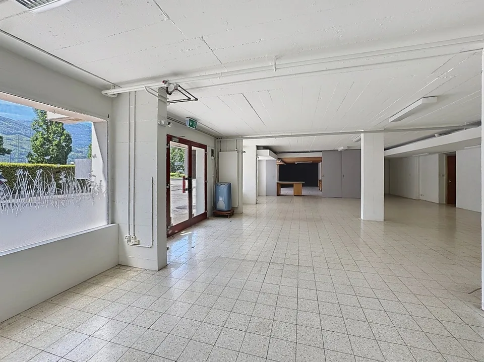 Sion, centro città: locale commerciale di 230 m² con grande potenziale di allestimento