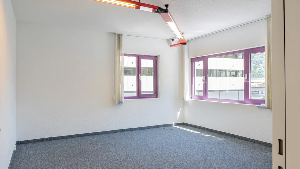 Spazio ufficio divisibile e laboratorio in una posizione ideale a Visp – foto 11 di 13