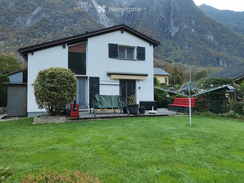 Casa indipendente con ampio giardino