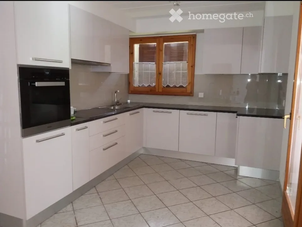 Casa indipendente con ampio giardino