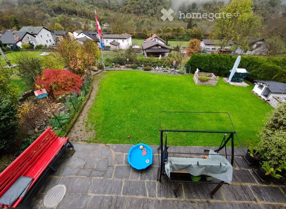 Casa indipendente con ampio giardino