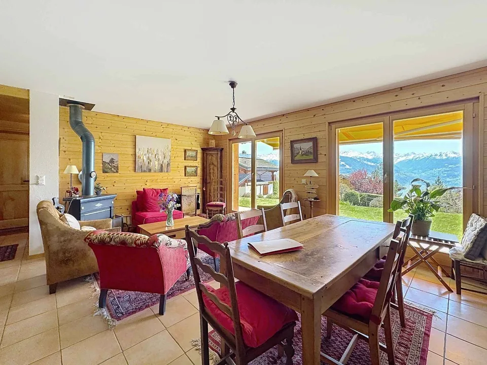 Colpo di cuore: duplex di charme con giardino e vista panoramica