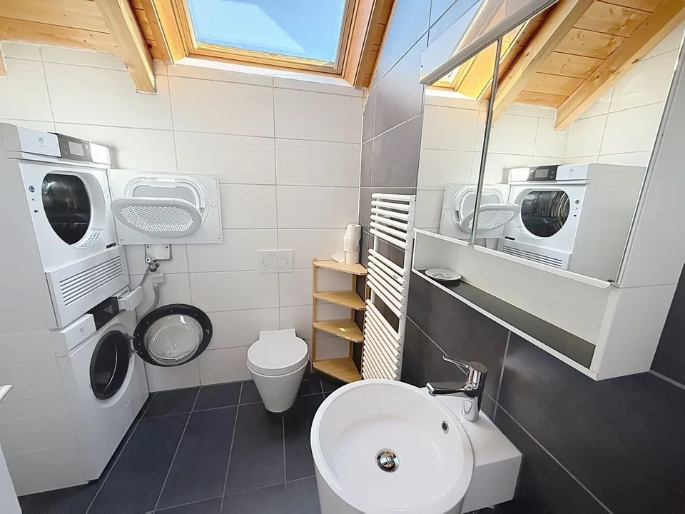 Incantevole appartamento di 4,5 locali con ingresso separato, giardino privato e vista panoramica – foto 7 di 11