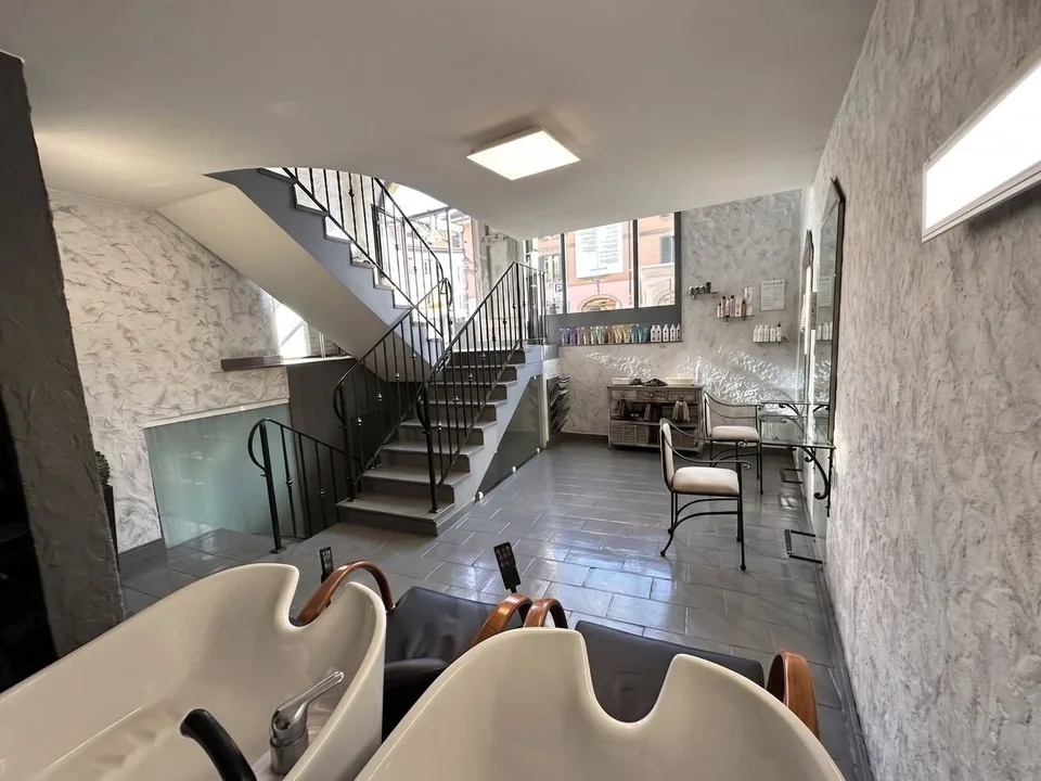 Carouge Zentrum - Kommerzielle Arcade von 111 m² auf drei Ebenen