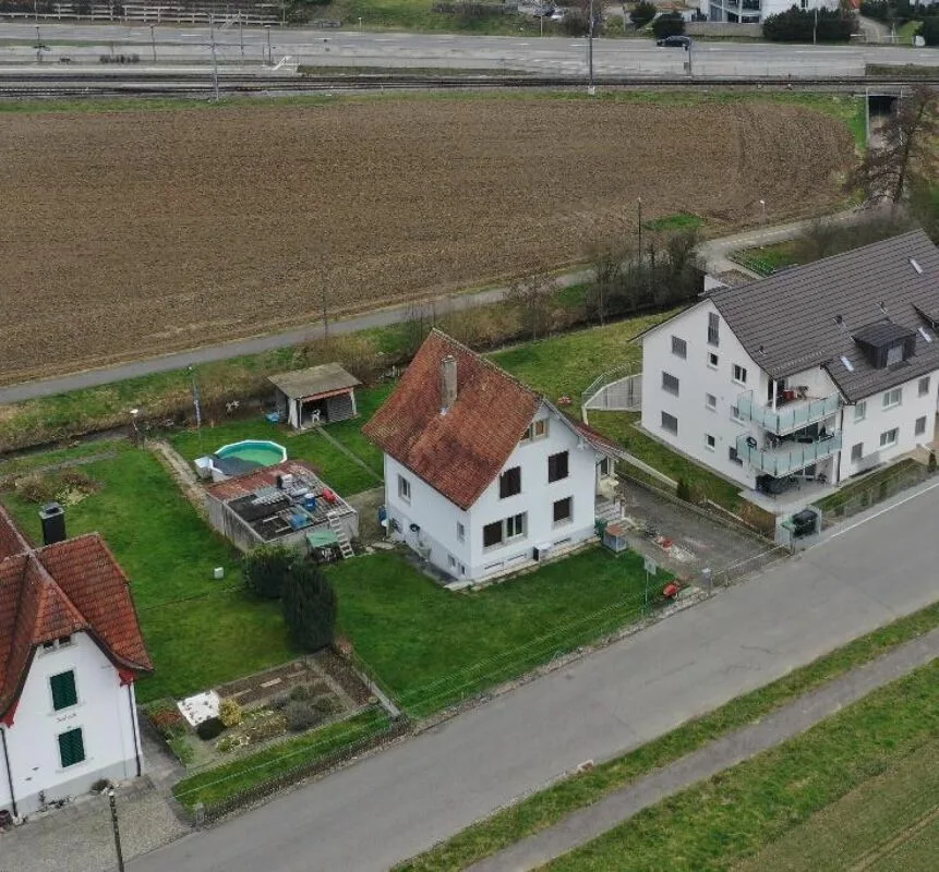 Bauland mit Bestandesobjekt Niederweningen