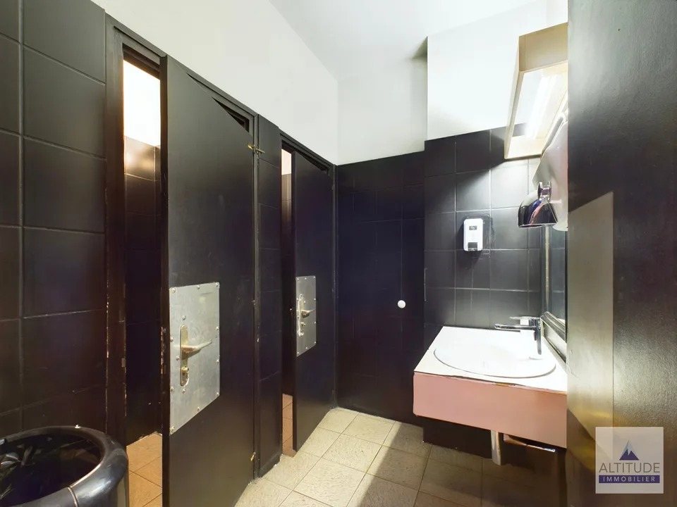 Local commercial – photo 12 sur 13