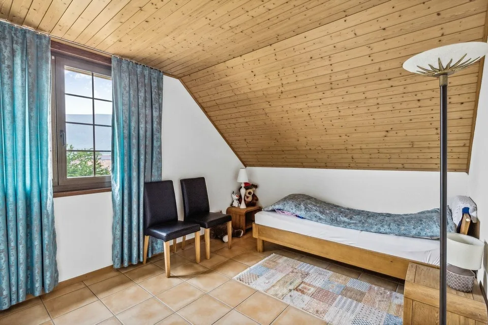 Geräumige 180m2 Wohnvilla im Herzen des Dorfes mit Büro – Foto 9 von 13