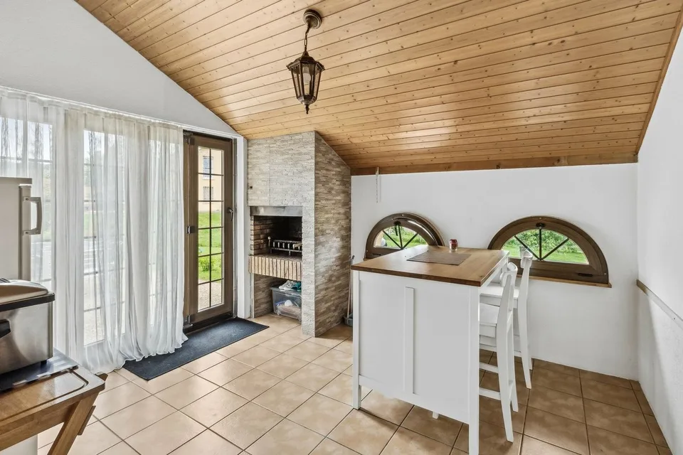 Geräumige 180m2 Wohnvilla im Herzen des Dorfes mit Büro – Foto 6 von 13
