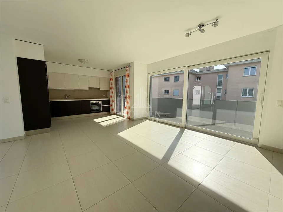 4,5 locaux avec grande terrasse panoramique et accès privé à l'étage