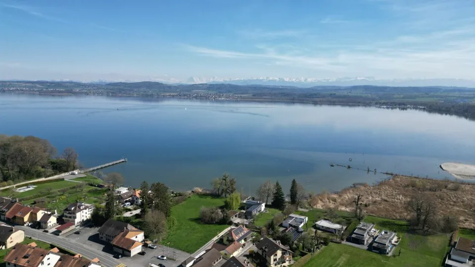 Holiday home feeling on Lake Murten - Maisonette with gallery & rental potential