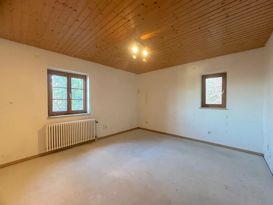 Charmantes 4,5-Zimmer-EFH in sonniger Lage von Holzen mit Garten, Garage und Renovationspotential – Foto 10 von 14
