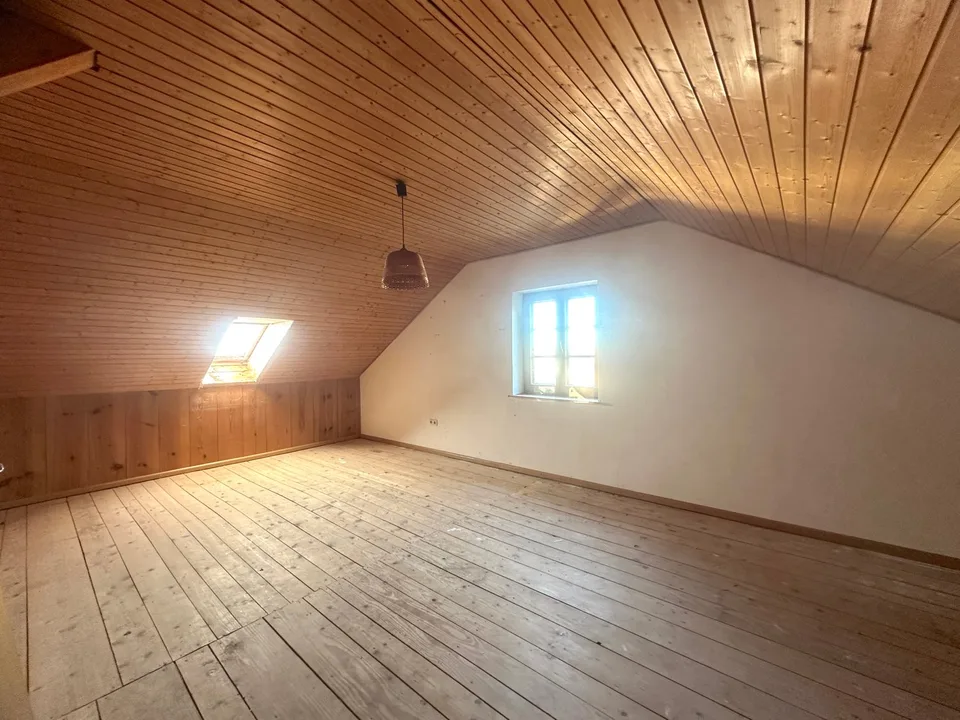 Charmantes 4,5-Zimmer-EFH in sonniger Lage von Holzen mit Garten, Garage und Renovationspotential – Foto 12 von 14