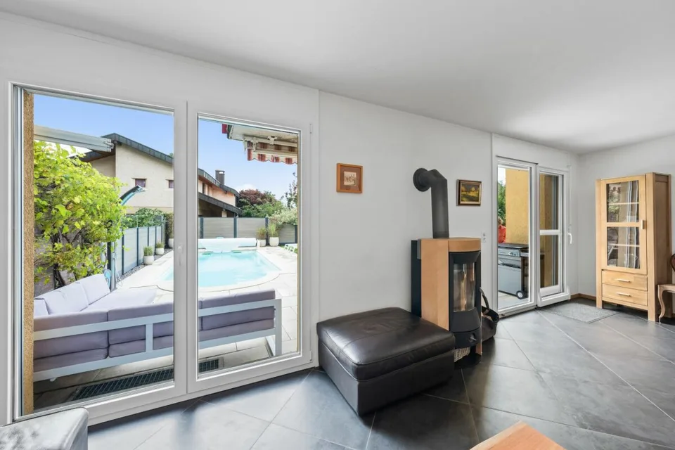 Magnifica villa di architetto di 7,5 locali con piscina riscaldata e idromassaggio, a 5 minuti da Payerne