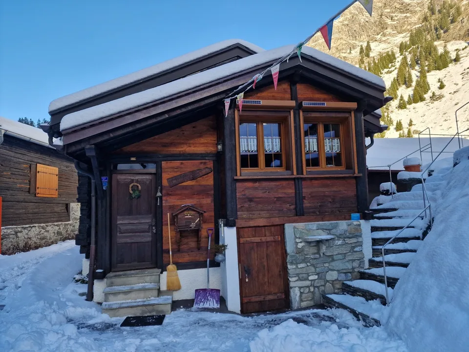 FIONNAY - Mazot 2 pièces + carnotzet + terrasse aménagée