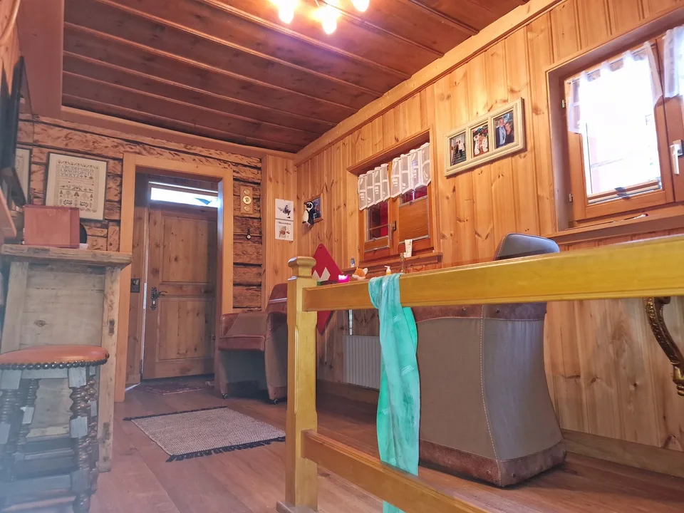 FIONNAY - Mazot 2 pezzi + carnotzet + terrazza arredata