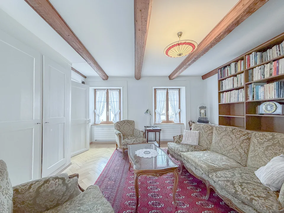 Casa familiare con garage nel cuore di Fleurier