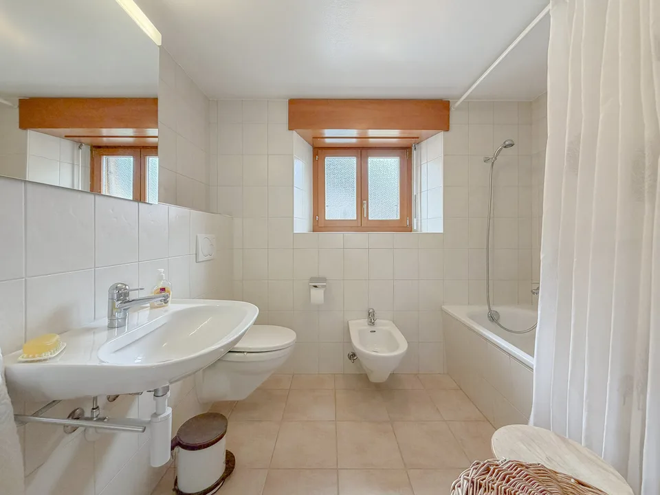 Grande casa familiare con garage nel cuore di Fleurier – foto 7 di 13