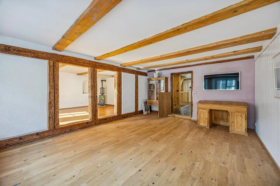 Maison de rang historique de 9 pièces avec confort moderne à Waldenburg – photo 9 sur 25