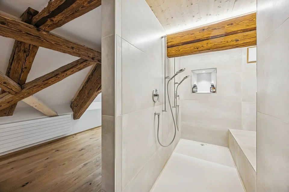 Maison de rang historique de 9 pièces avec confort moderne à Waldenburg – photo 23 sur 25