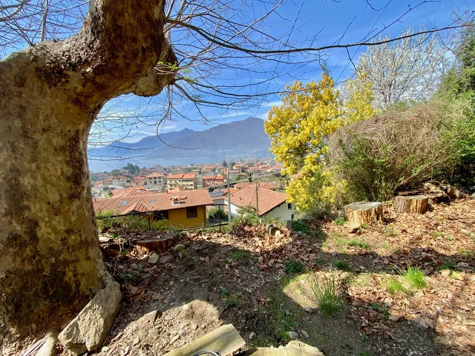 Villa zum Komplettrenovieren in ruhiger und sonniger Südlage mit traumhaftem Seeblick in Strandnähe – Foto 9 von 11
