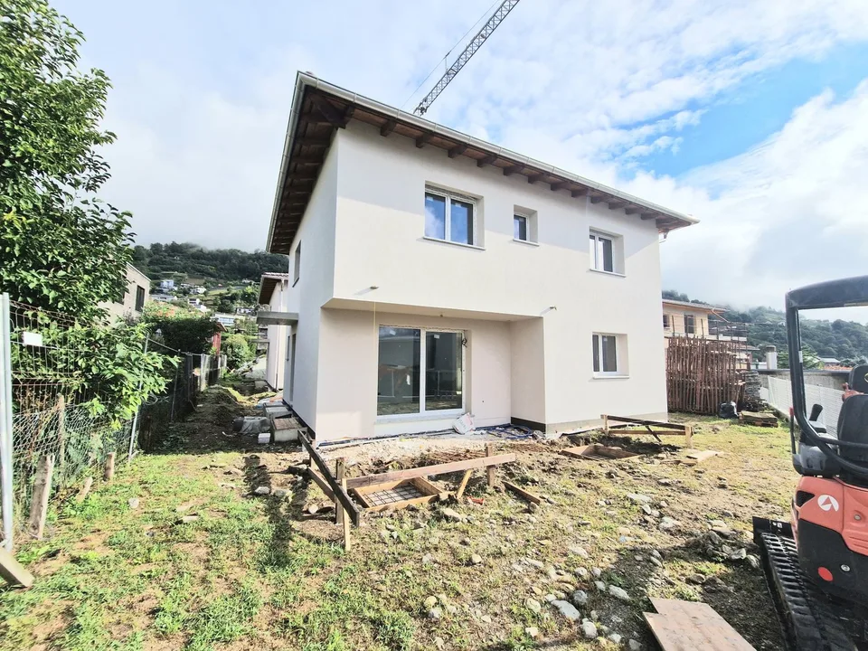 Verkauf in Cugnasco - Neues Einfamilienhaus mit 5,5 Zimmern in ruhiger Lage