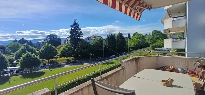 À 2 pas de tout. superbe appart. 4.5 pcs. 3 balcons, PP sous-sol