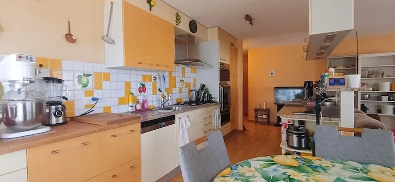 Zu 2 Schritten von allem. Superbe Apartment 4.5 Zimmer. 3 Balkone, PP Keller
