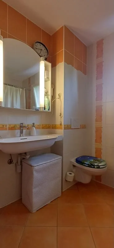 Zu 2 Schritten von allem. Superbe Apartment 4.5 Zimmer. 3 Balkone, PP Keller