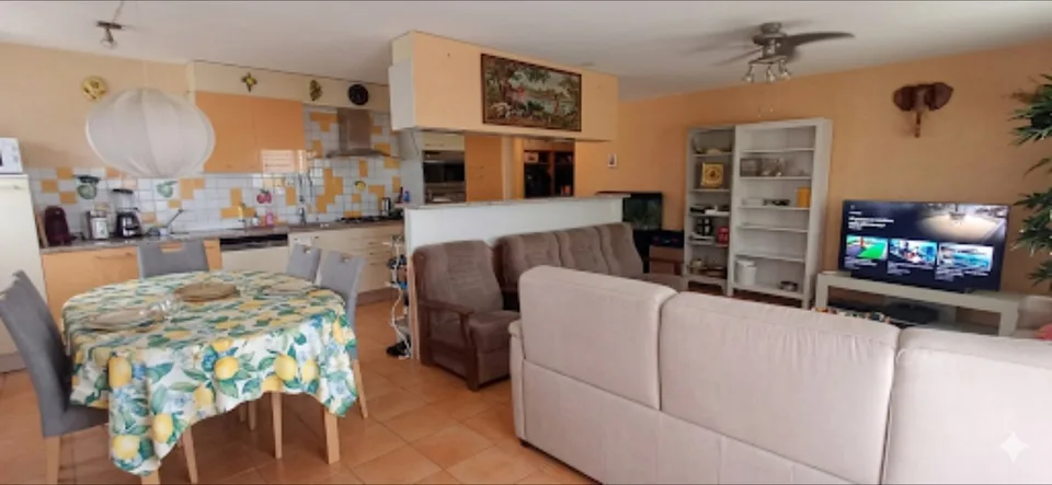 2 steps from everything. Superb apartment 4.5 rooms. 3 balconies, PP basement – photo 7 of 8