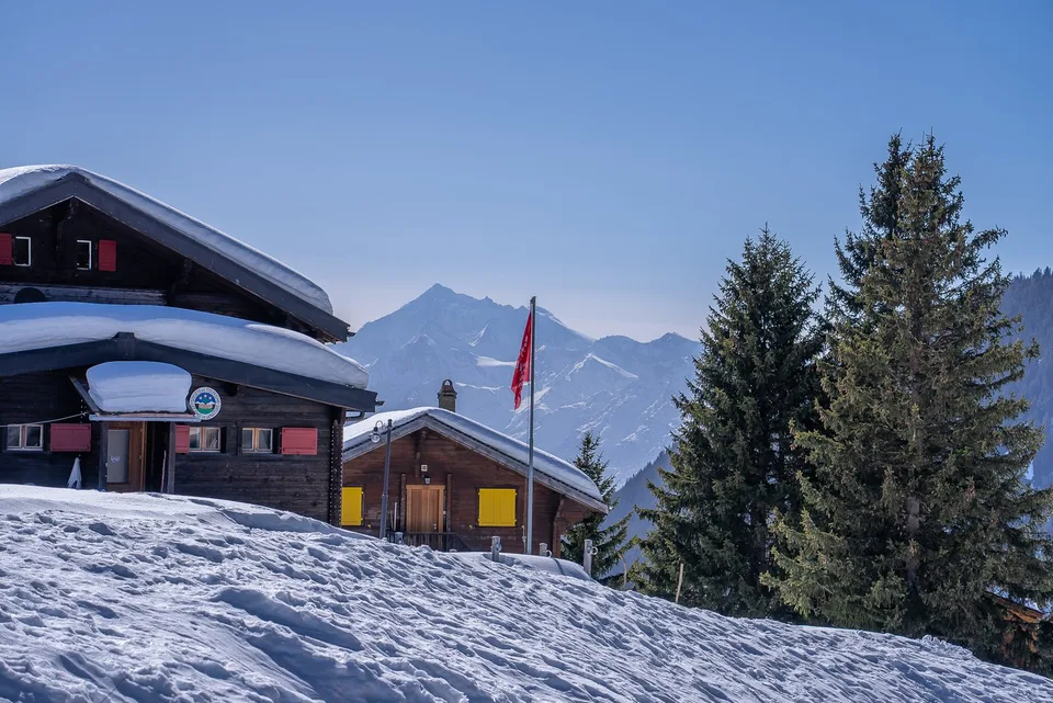 Luxuriöse Maisonettewohnung mit Ski-in/Ski-out, Garten und Abendsonne auf der Golmenegg – Foto 16 von 29