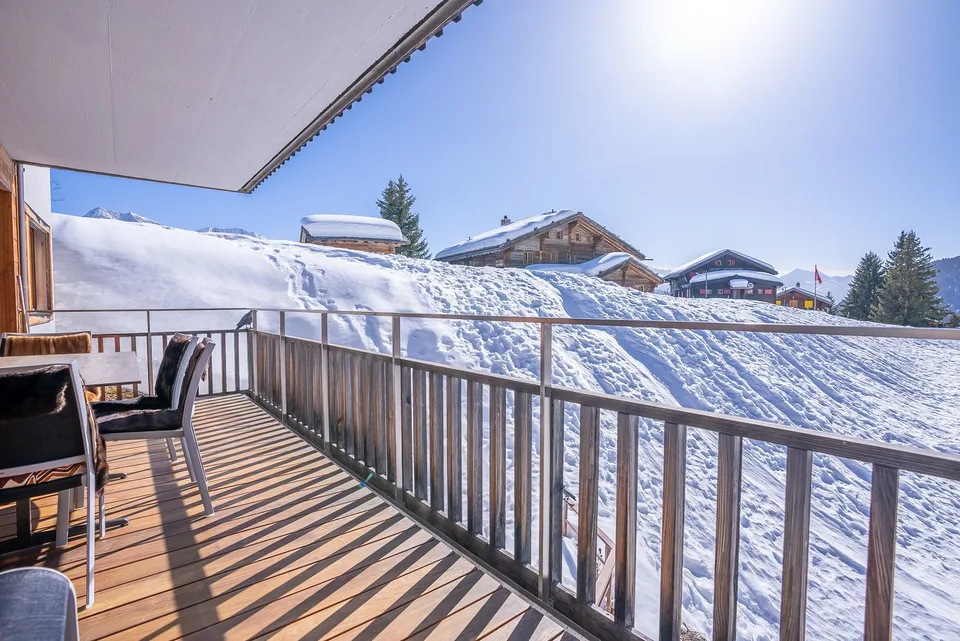 Luxuriöse Maisonettewohnung mit Ski-in/Ski-out, Garten und Abendsonne auf der Golmenegg – Foto 14 von 29