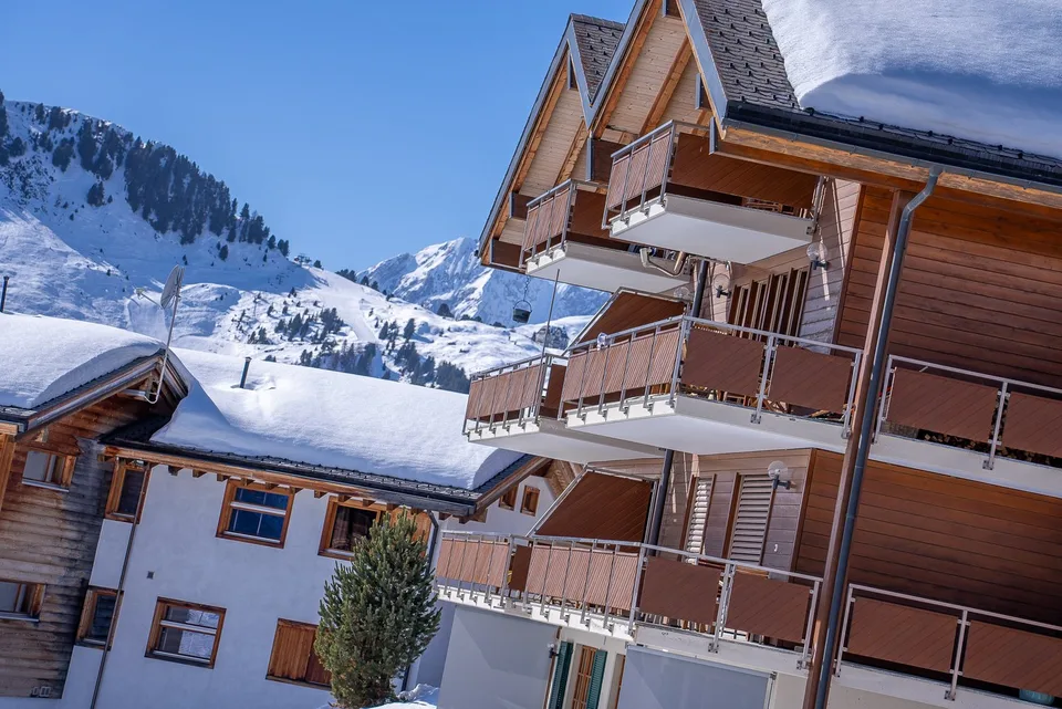 Luxuriöse Maisonettewohnung mit Ski-in/Ski-out, Garten und Abendsonne auf der Golmenegg – Foto 13 von 29