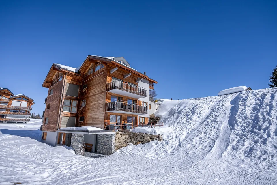 Luxuriöse Maisonettewohnung mit Ski-in/Ski-out, Garten und Abendsonne auf der Golmenegg