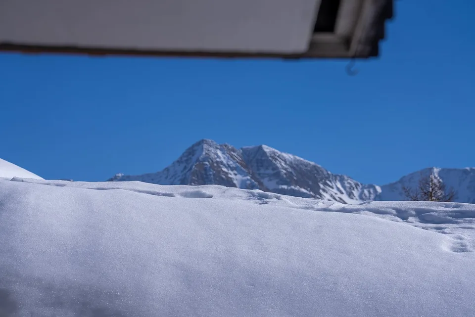 Luxuriöse Maisonettewohnung mit Ski-in/Ski-out, Garten und Abendsonne auf der Golmenegg – Foto 19 von 29