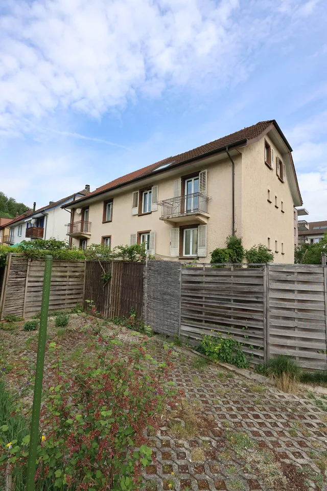 Casa multifamiliare affascinante con 2 appartamenti a Trimbach