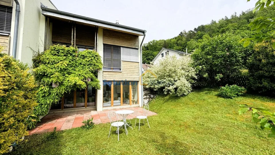 Grande villa contiguë de 6,6 pièces